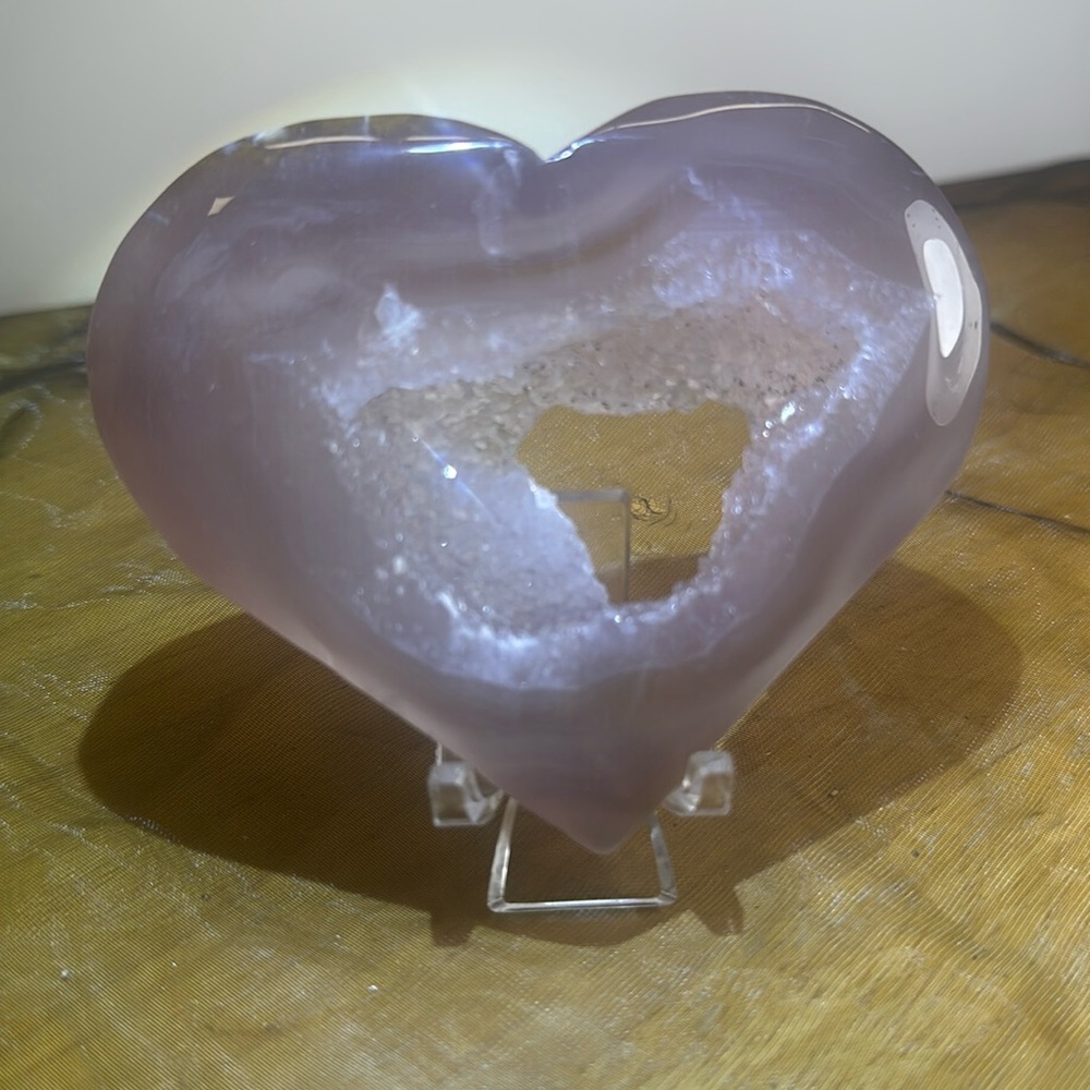 Amethyst and quartz with Drewsey in the middle heart 113 g